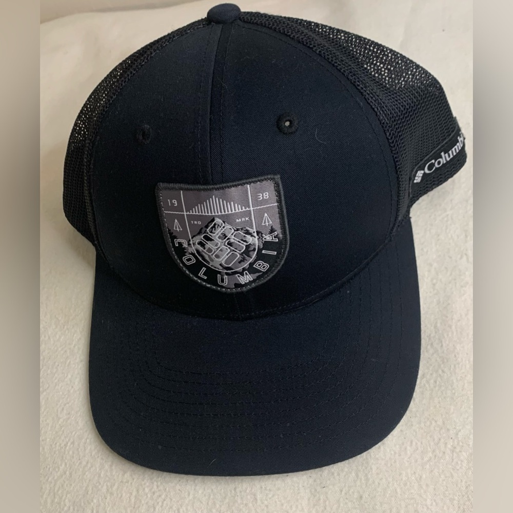 Columbia Spring Grove Black Trucker Hat Cap Adjustable Black 1938 Logo Snapback